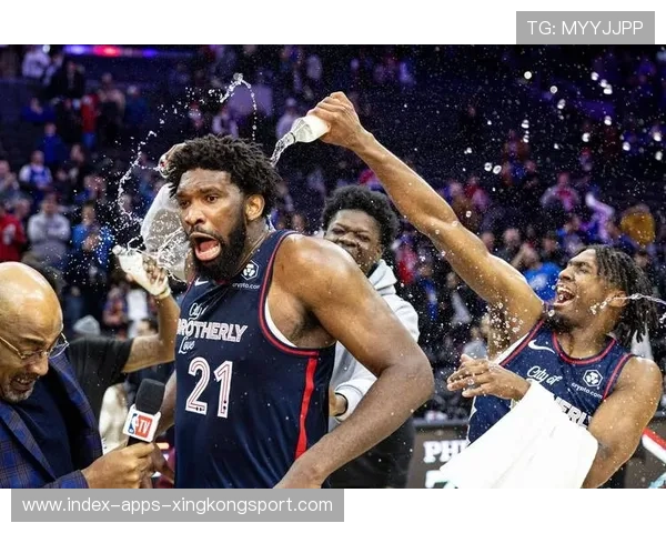 恩比德背身罚球稳稳,76人掌握比赛节拍 恩比德背身罚球稳稳,76人掌握比赛节拍