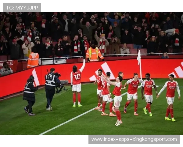 阿森纳替补上场点燃进攻端：板凳的火花照亮球场